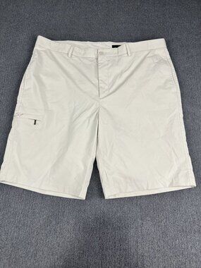 Greg Norman Men's Cream Golf Shorts Zip Pocket Size 40